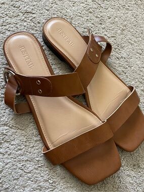 Brown Faux Leather Square Toe Strappy Sandals | Size 7.5